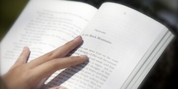 Critical Reading: Spotting Bias and Perspective